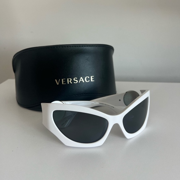 Versace VE4450 Sunglasses - Picture 1 of 6